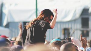 Zorgeloos naar een festival? Dit moet je als vrouw weten